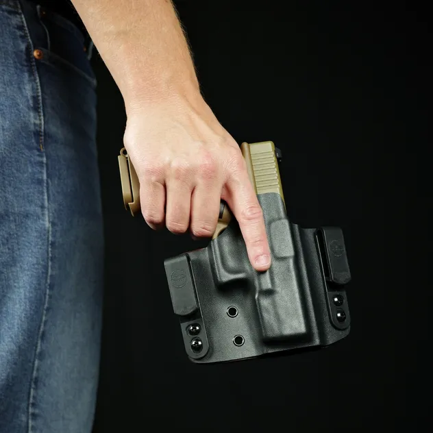 There’s a new hybrid in town! Introducing the A915 Hybrid Tuckable IWB Holster. Combining the comfort of genuine Italian leather with the secure retention of precision-molded U.S. Kydex.
