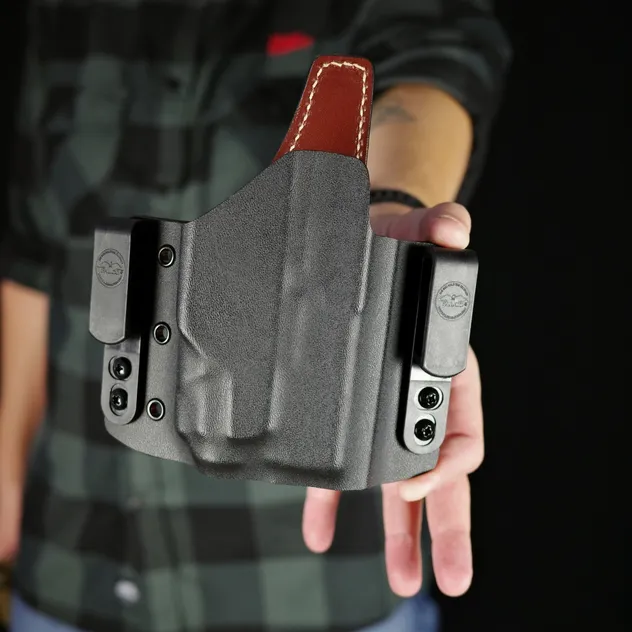 We’ve already introduced our new A915, but we haven’t forgotten about those who carry with a light! Introducing the A915 L Hybrid IWB Holster, featuring a discreet, tuckable design built for your light-bearing setup.