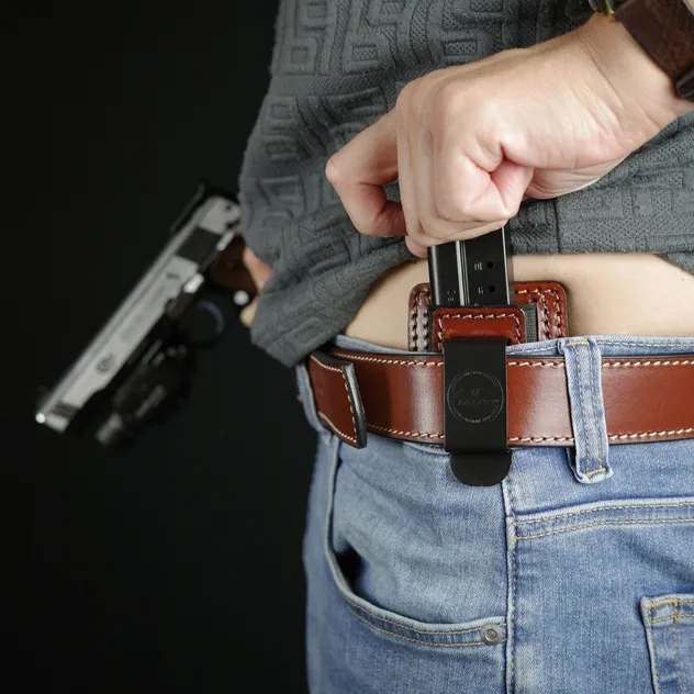 Plot twist: it goes inside, too. The NEW F107 isn’t just OWB. Switch it to IWB and keep your setup slim and discreet.