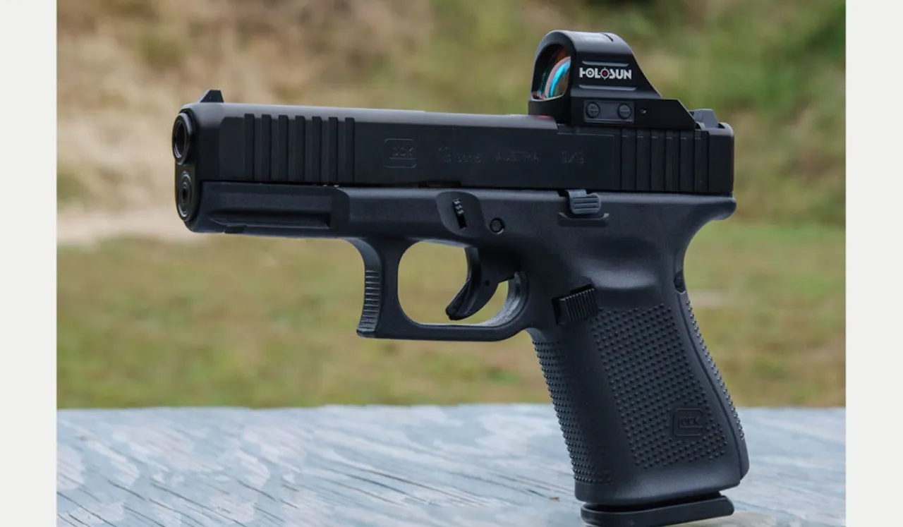 Glock 19 s kolimátorem Glock 19 s kolimátorem