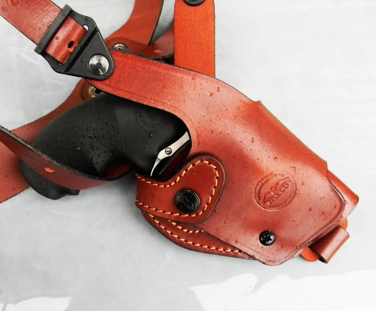 Leather shoulder holster