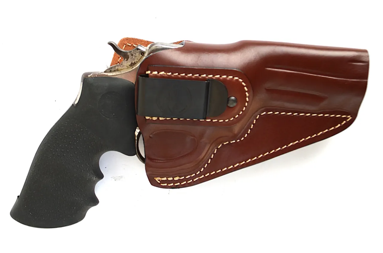 Falco’s IWB holsters AM02 for revolver