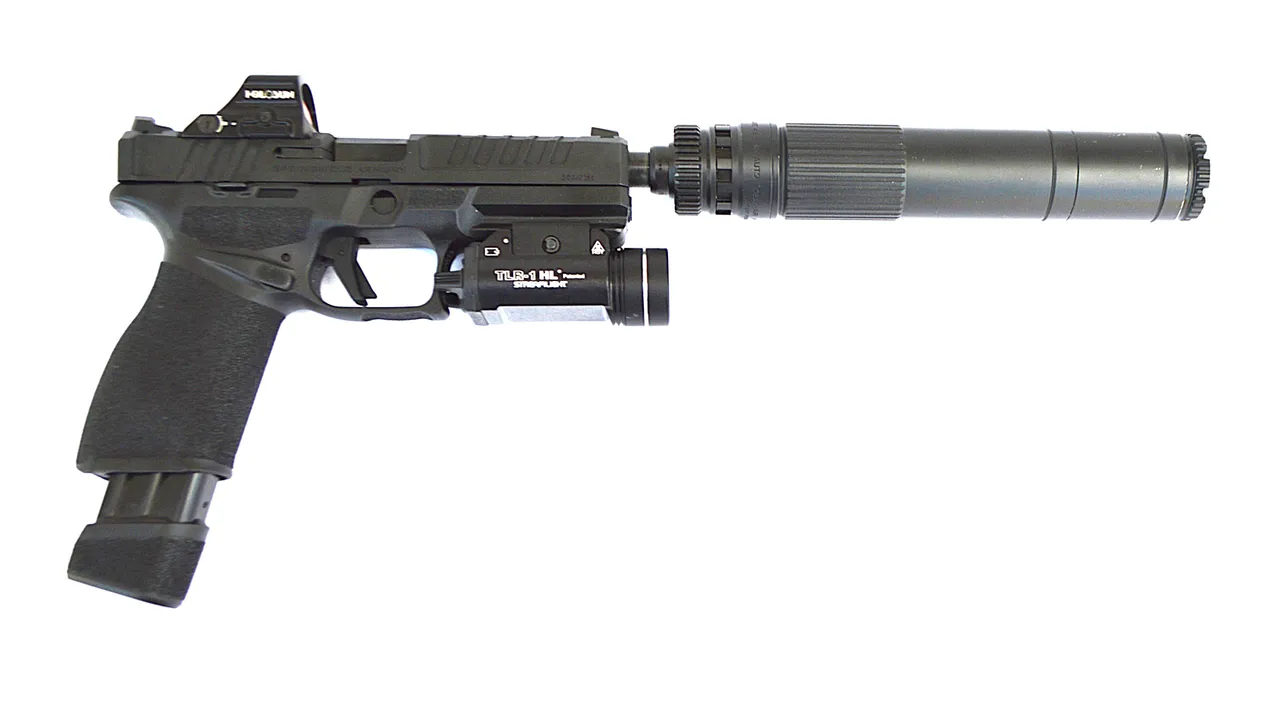 The Echelon/Holosun/Dead Air/Streamlight combination is a formidable combination