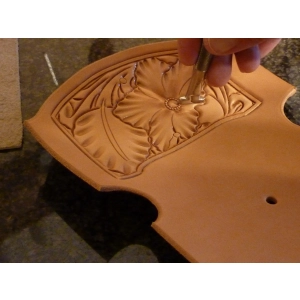 Exkluzívne ručne vyrezávané kožené opaskové puzdro - ROZETA