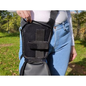 Jednoduchá taška na stehno pro skryté nošení zbraně