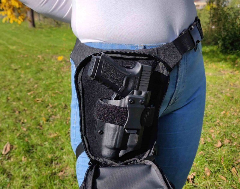 Simple large tactical concealed gun bag