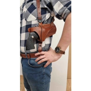 Premium Horizontal Leather Shoulder Holster with a Harness and Double Speedloader Pouch
